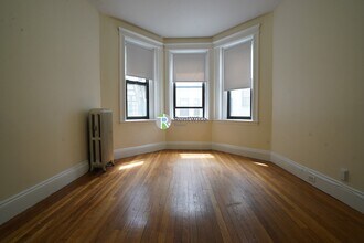 1144 Commonwealth Ave in Boston, MA - Foto de edificio - Building Photo