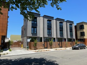 Channing Way Townhouses in Berkeley, CA - Building Photo - Building Photo