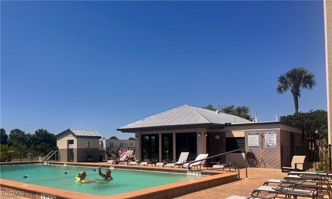 4510 N Key Dr in North Fort Myers, FL - Building Photo - Building Photo