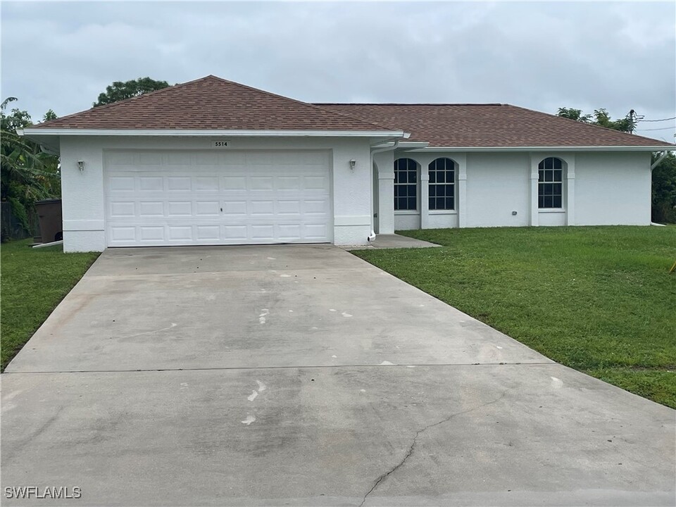 5514 Beauty St in Lehigh Acres, FL - Building Photo