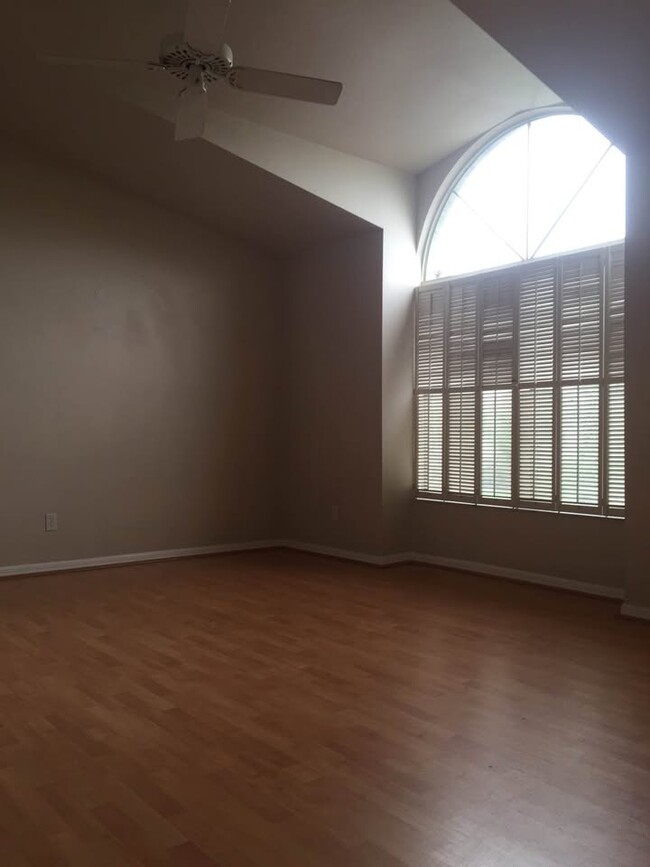 property at 13247 Whitehaven Ln