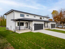 1305 W 19th St in Cedar Falls, IA - Building Photo