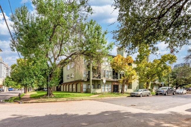 property at 807 W 25th St