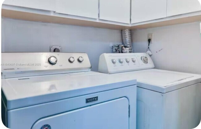 2591 Riverland Dr in Fort Lauderdale, FL - Building Photo - Building Photo