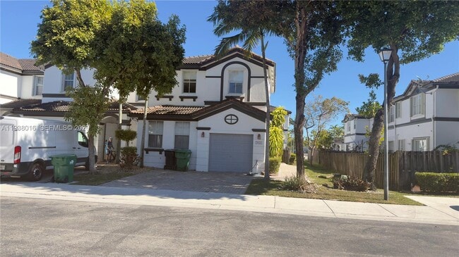 7633 NW 114th Path in Medley, FL - Building Photo - Building Photo