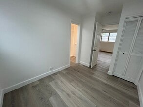 718 21st Ave in Honolulu, HI - Foto de edificio - Building Photo