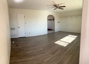 5322 W Saint Moritz Ln in Glendale, AZ - Building Photo - Building Photo