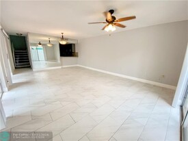 553 NW 98th Ave in Plantation, FL - Building Photo - Building Photo