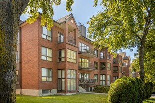 7580 Maurice-Duplessis Boul in Montréal, QC - Building Photo