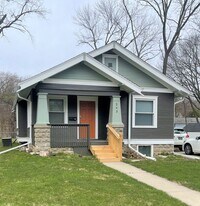 263 Campus Ave in Ames, IA - Building Photo