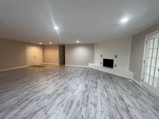 5 Dunwoody Cir in Hampton, VA - Building Photo - Building Photo