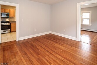 46 James St-Unit -2 in Montclair, NJ - Building Photo - Building Photo