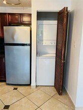 10046 Winding Lake Rd in Sunrise, FL - Foto de edificio - Building Photo