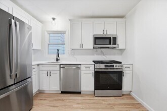 212 Seaview Ave in Jersey City, NJ - Building Photo - Building Photo