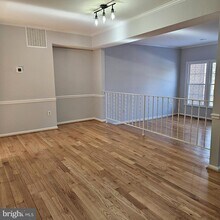 7244 Greentree Rd in Bethesda, MD - Building Photo - Building Photo