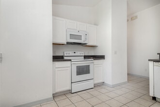 923 Sandy Ridge Dr in Davenport, FL - Foto de edificio - Building Photo