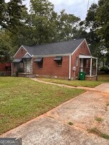 1960 Willa Dr in Decatur, GA - Building Photo
