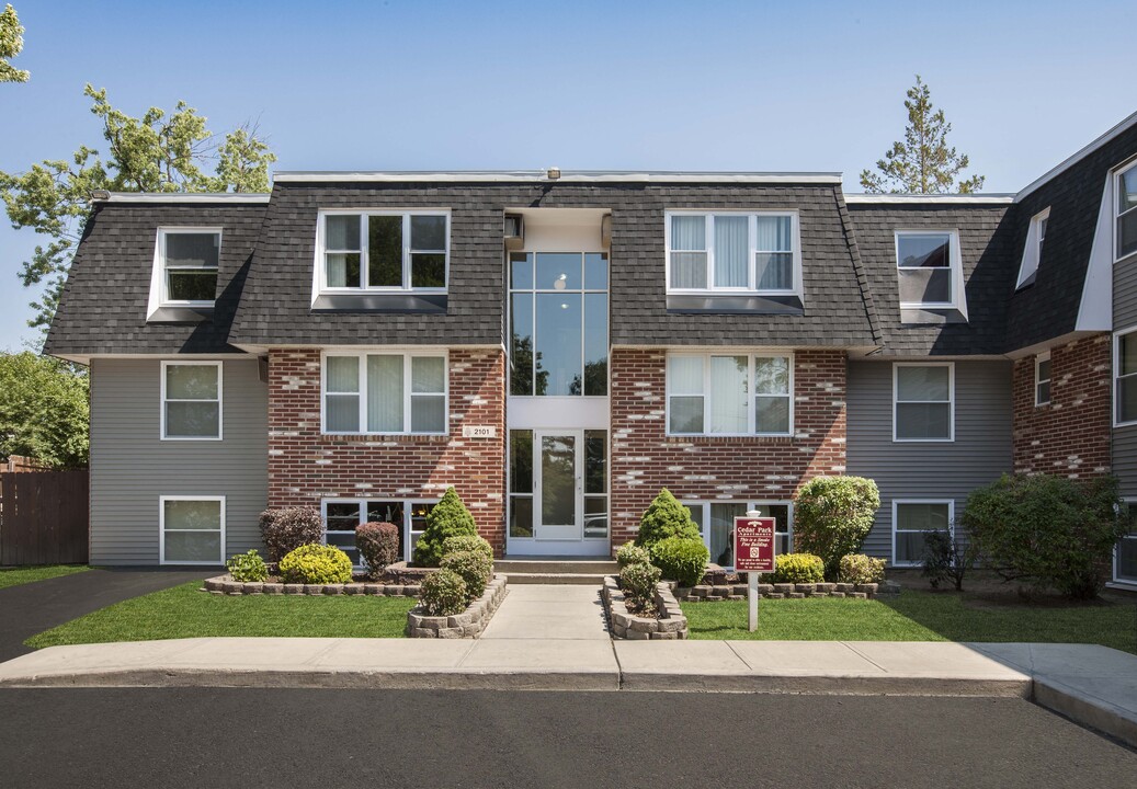 Cedar Park Apartments in Troy, NY - Building Photo