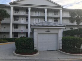3826 Whitehall Dr, Unit 304 in West Palm Beach, FL - Building Photo