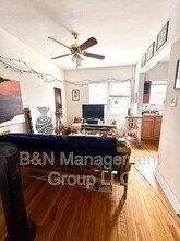 1057 W Dakin St in Chicago, IL - Building Photo - Building Photo