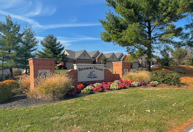 1940 Marktwain Way in Villa Hills, KY - Building Photo - Building Photo