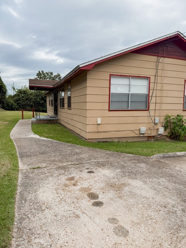 1021 Griffin St in Tallahassee, FL - Building Photo - Building Photo