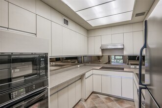 5100 San Felipe St in Houston, TX - Building Photo - Building Photo