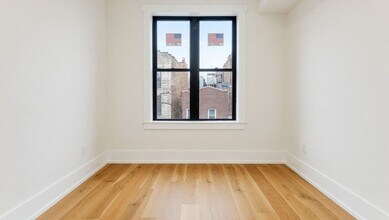 944 N Damen Ave in Chicago, IL - Foto de edificio - Building Photo