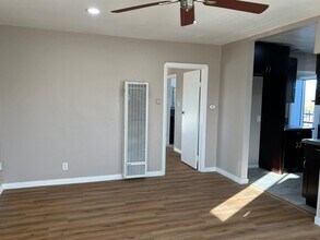 3827 Grand Ave in Huntington Park, CA - Foto de edificio - Building Photo