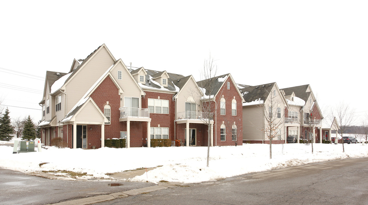 Woodside Meadows Condominiums in Ann Arbor, MI - Building Photo