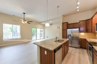 305 Inverness Way S in Englewood, CO - Building Photo - Building Photo