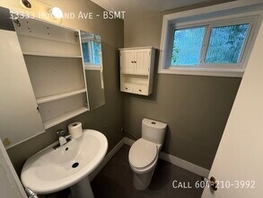 33333 Holland Ave in Abbotsford, BC - Building Photo - Building Photo