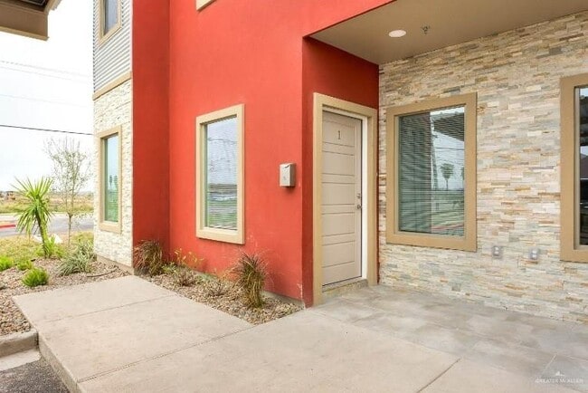 14 Sprague St W in Edinburg, TX - Building Photo - Building Photo