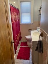 28 Rossiter Ave, Unit Rossiter Home 2nd floor in Paterson, NJ - Foto de edificio - Building Photo