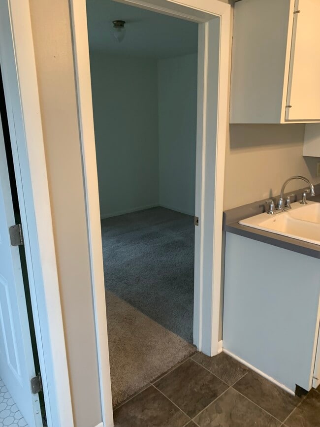 413 Kekoskee St, Unit 1 in Mayville, WI - Building Photo - Building Photo