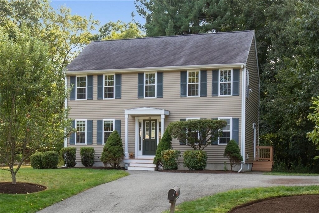 37 Forest Rd in Millis, MA - Building Photo