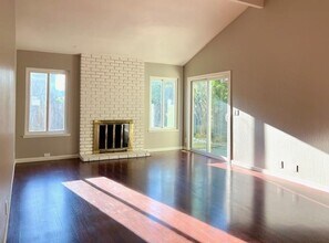 1047 Bret Knoll Ct in San Jose, CA - Building Photo - Building Photo