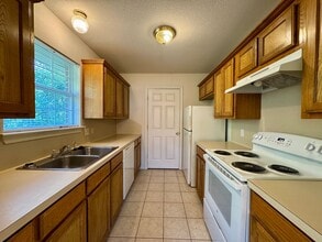 213-215 Cathy Dr in Robinson, TX - Building Photo - Building Photo