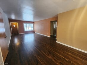 4222 Bluestone Rd in South Euclid, OH - Building Photo - Building Photo