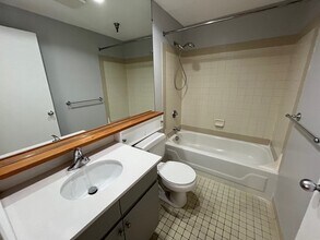 750 Davol St in Fall River, MA - Foto de edificio - Building Photo