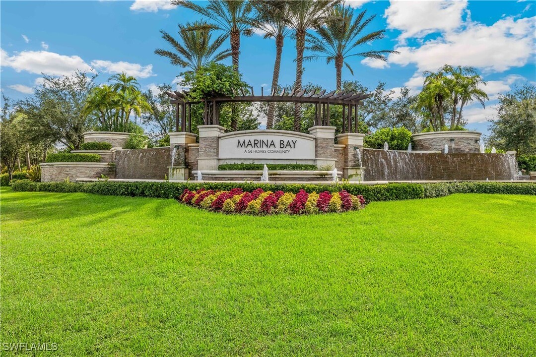 11520 Summerview Way in Ft. Myers, FL - Building Photo