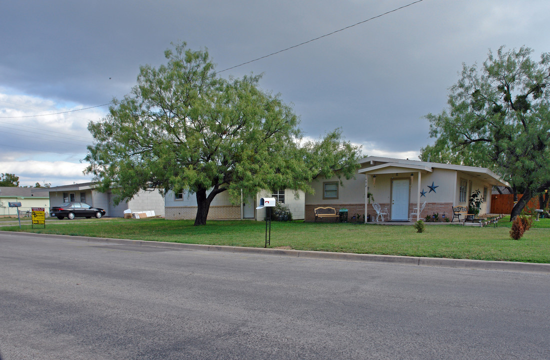 402-410 Millspaugh St in San Angelo, TX - Building Photo