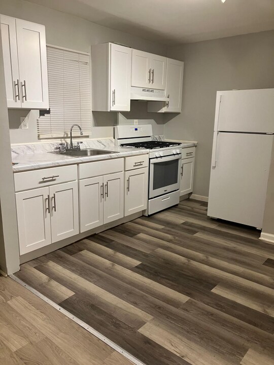 220 3rd St in Elizabeth, NJ - Building Photo
