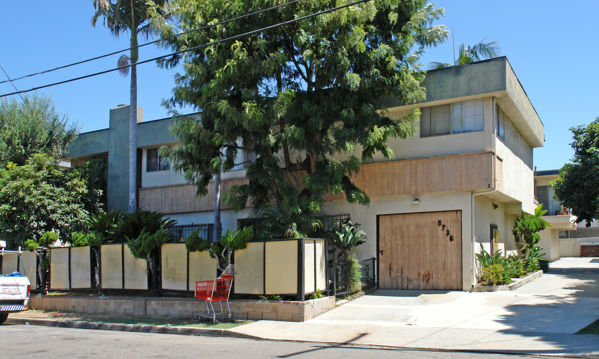 Palm's Apartments in Los Angeles, CA - Building Photo