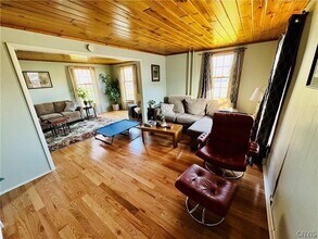 214 S Broad St in Sackets Harbor, NY - Building Photo - Building Photo