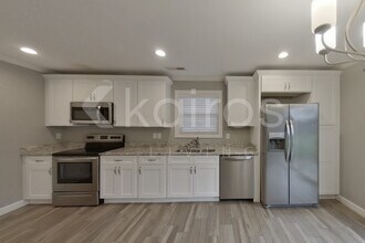 141 Old Orchard Rd in Florence, AL - Foto de edificio - Building Photo