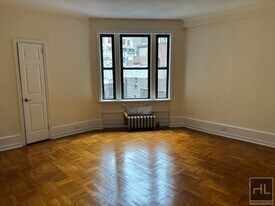 West 55th Street in New York, NY - Building Photo