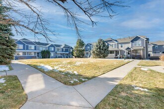 1326 S Danube Way in Aurora, CO - Building Photo - Building Photo