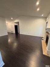 2625 E 56th Ct in Davenport, IA - Building Photo - Building Photo