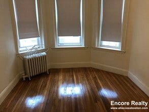 160 Ipswich St, Unit 42 in Boston, MA - Building Photo - Building Photo